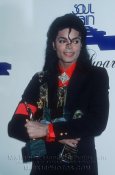 Michaeljacksonphotos1993awardingmjse1710-2c