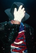 mj-victory-tour-michael-jackson-11636340-541-800.jpg